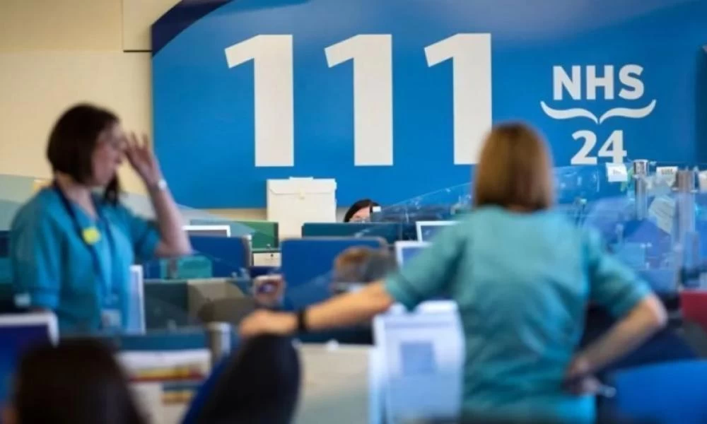 Βρετανία: Μαύρο ρεκόρ κρουσμάτων σχεδόν 120.000 σε ένα 24ωρο